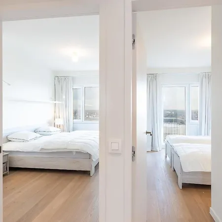 Royal Palace Iv 147 *